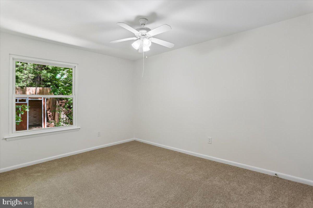 12234 Greenleaf Ave Property Photo 28