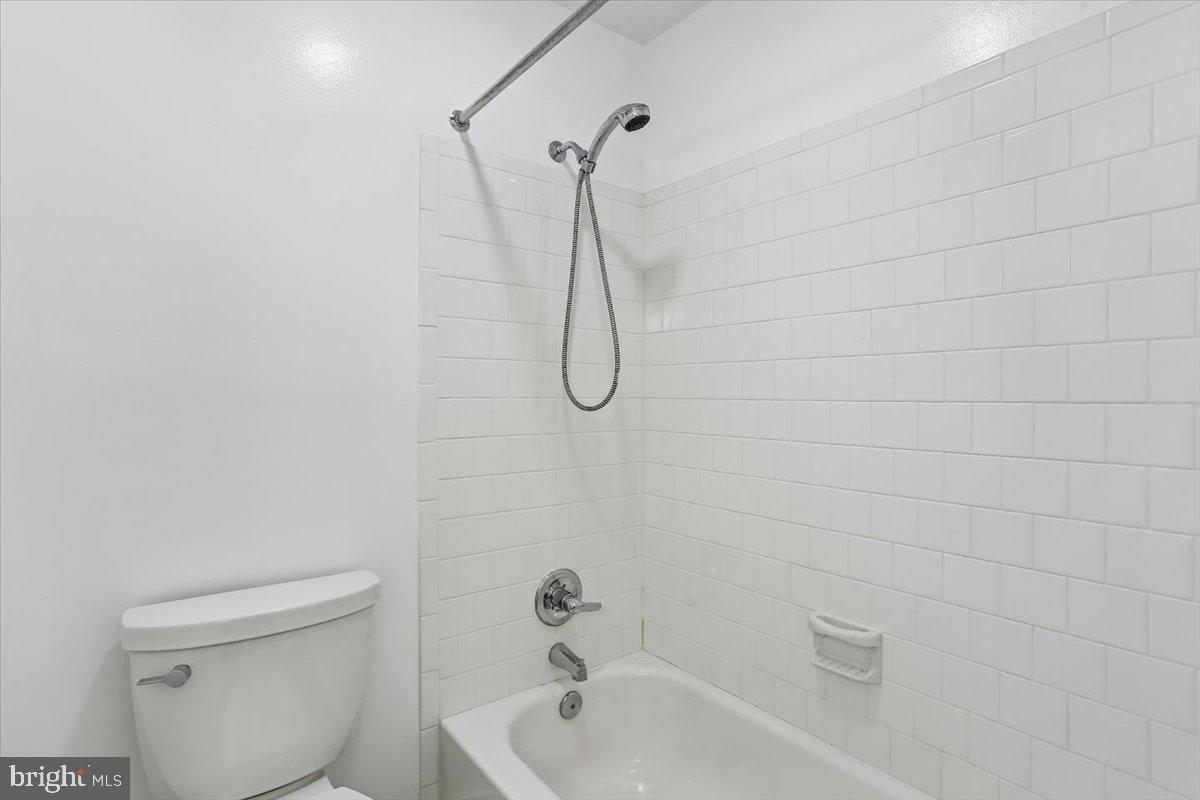 12234 Greenleaf Ave Property Photo 31
