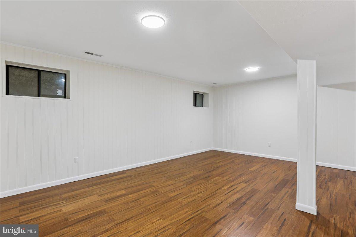 12234 Greenleaf Ave Property Photo 36