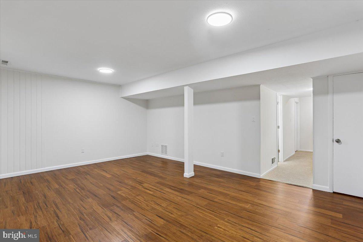 12234 Greenleaf Ave Property Photo 37