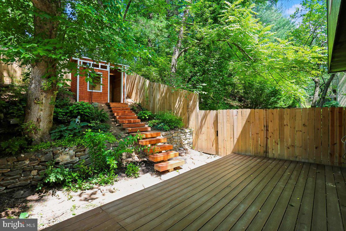 12234 Greenleaf Ave Property Photo 44