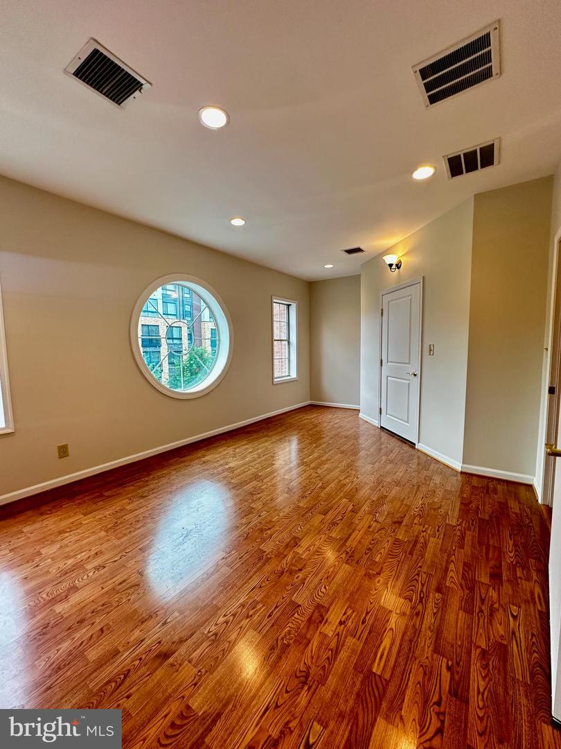 8607 2nd Ave #501-a & 502-a Property Photo 5