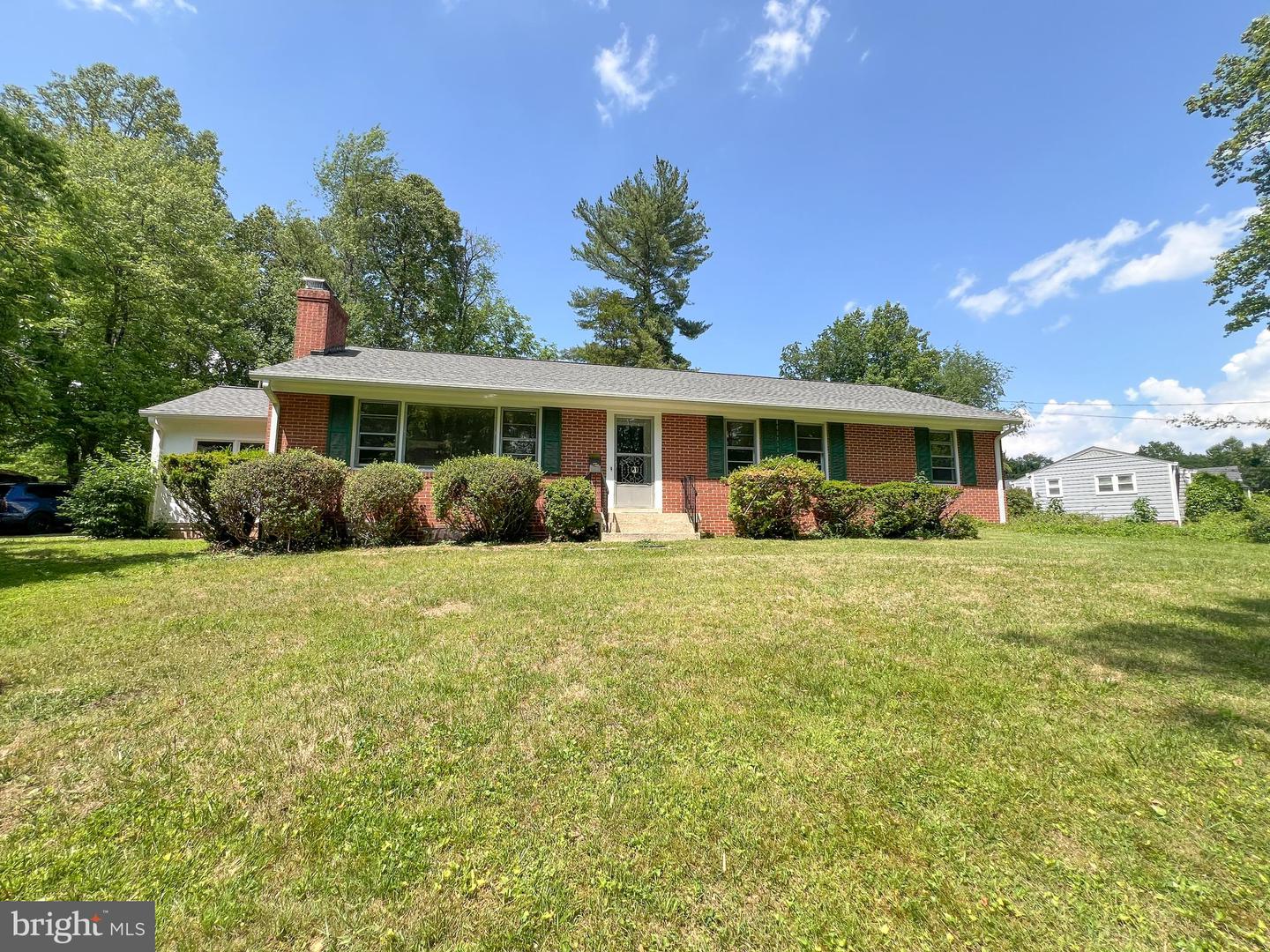 10001 Woodhill Rd Property Photo 1