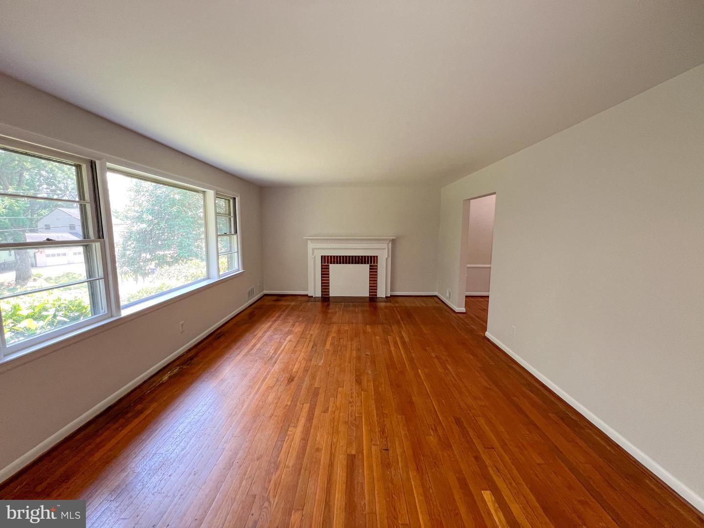 10001 Woodhill Rd Property Photo 10