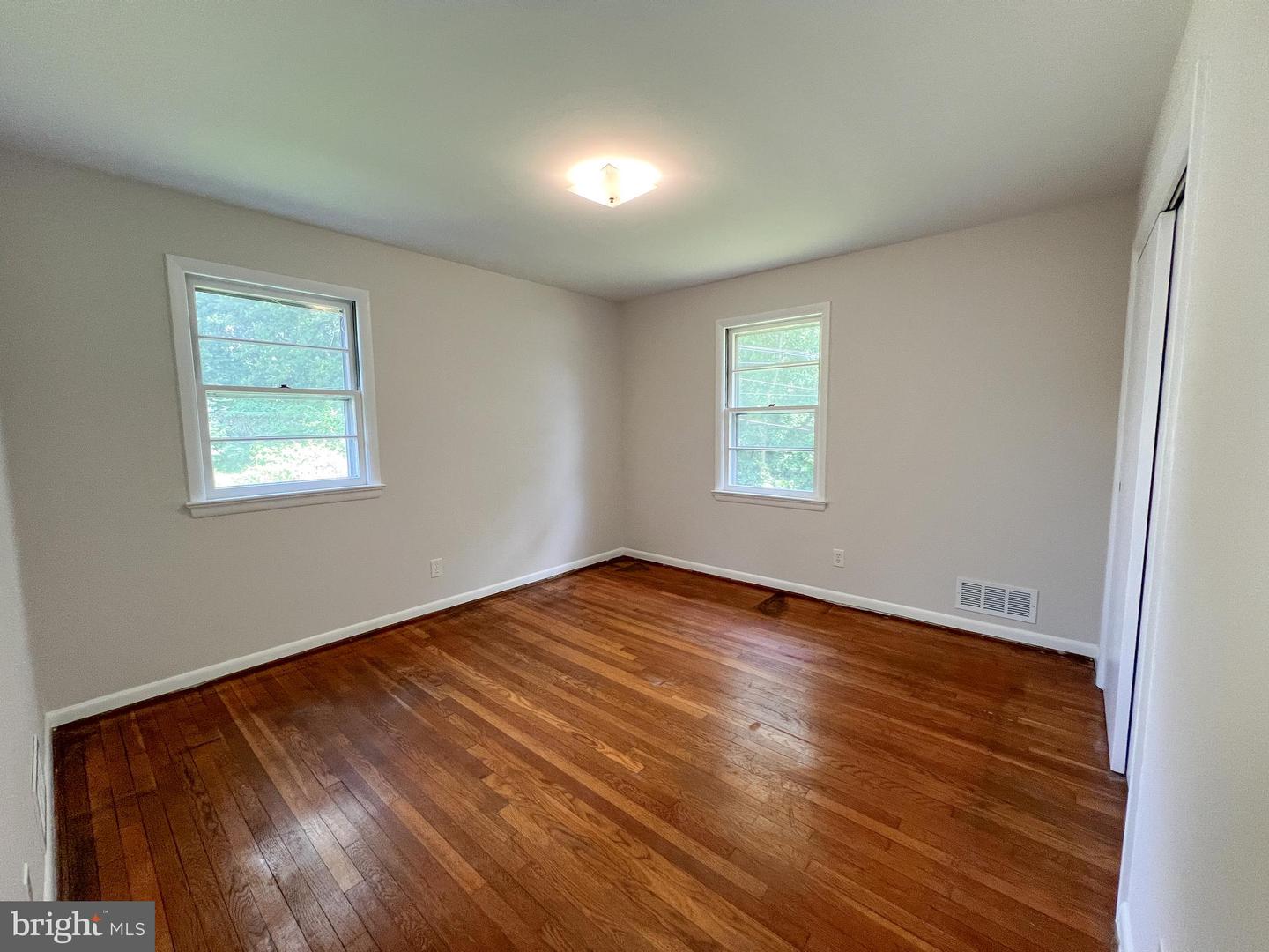 10001 Woodhill Rd Property Photo 20