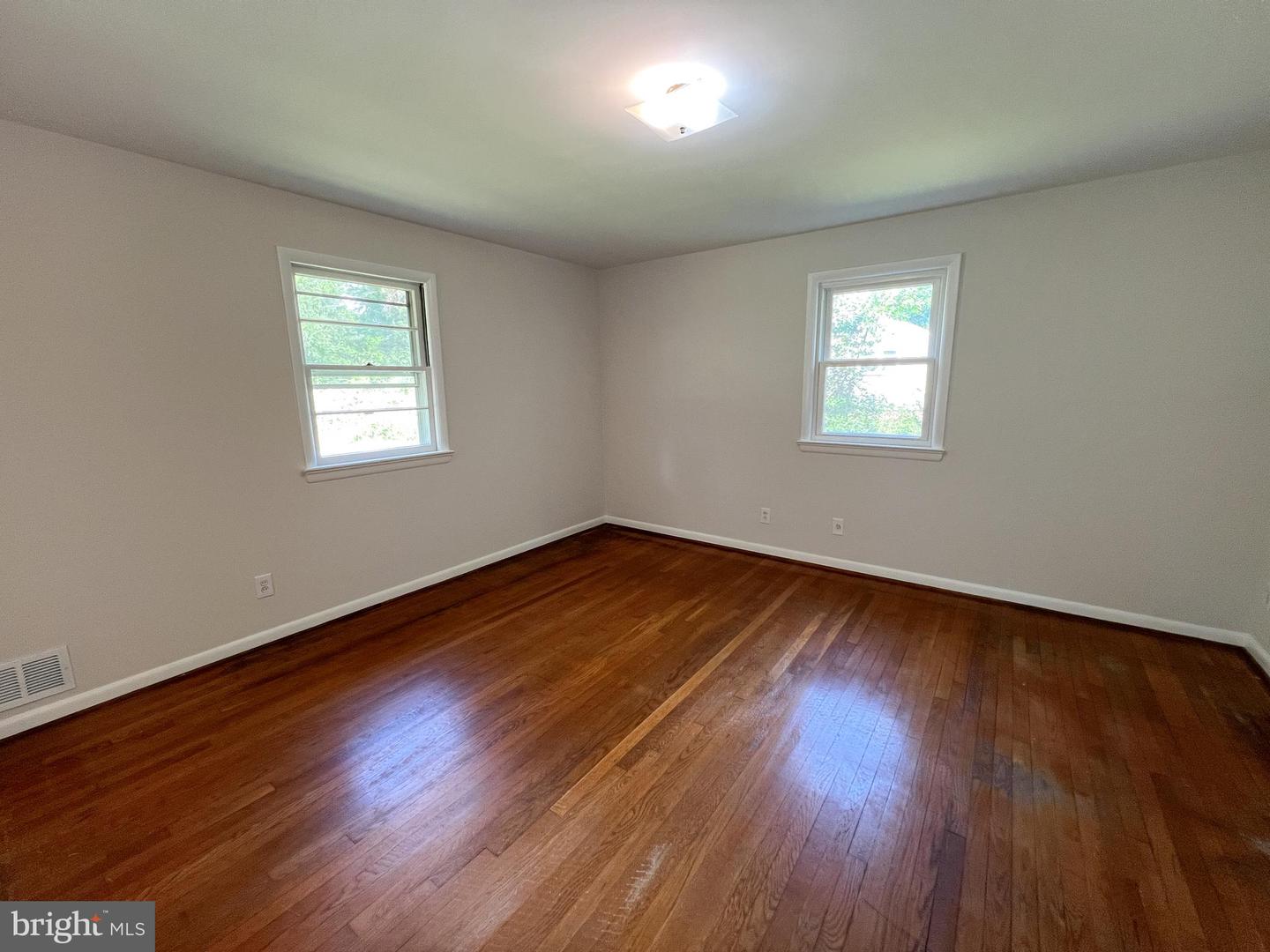 10001 Woodhill Rd Property Photo 21