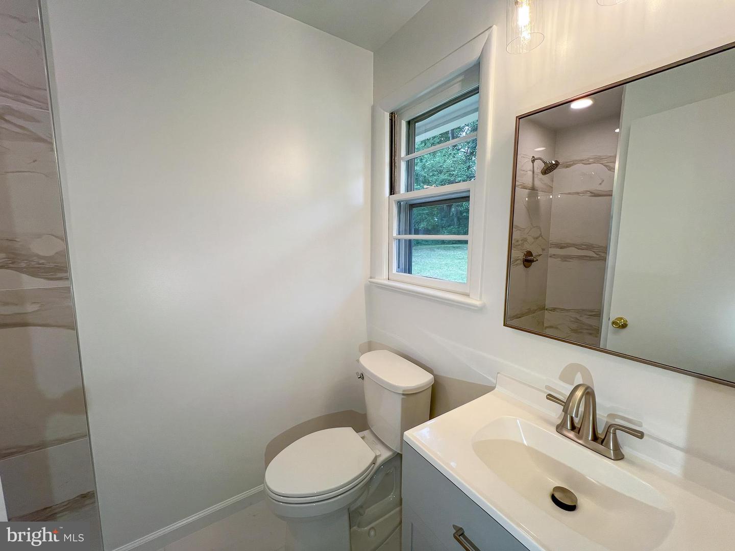10001 Woodhill Rd Property Photo 23