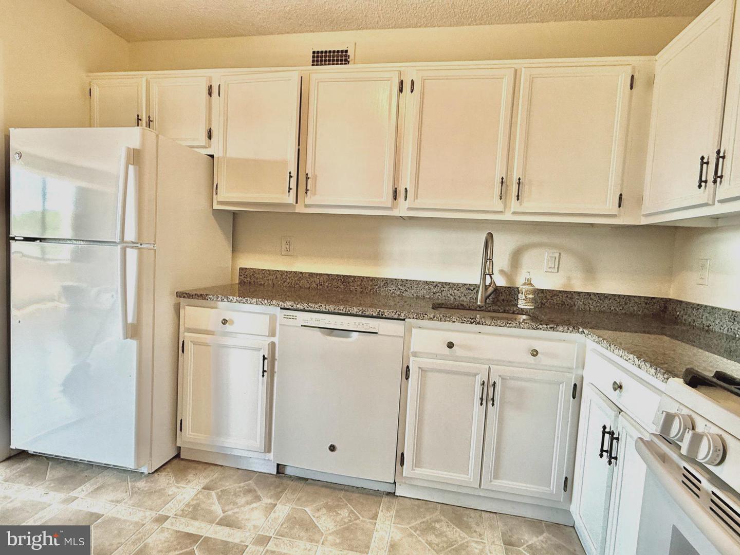5225 Pooks Hill Rd #708s Property Photo 15