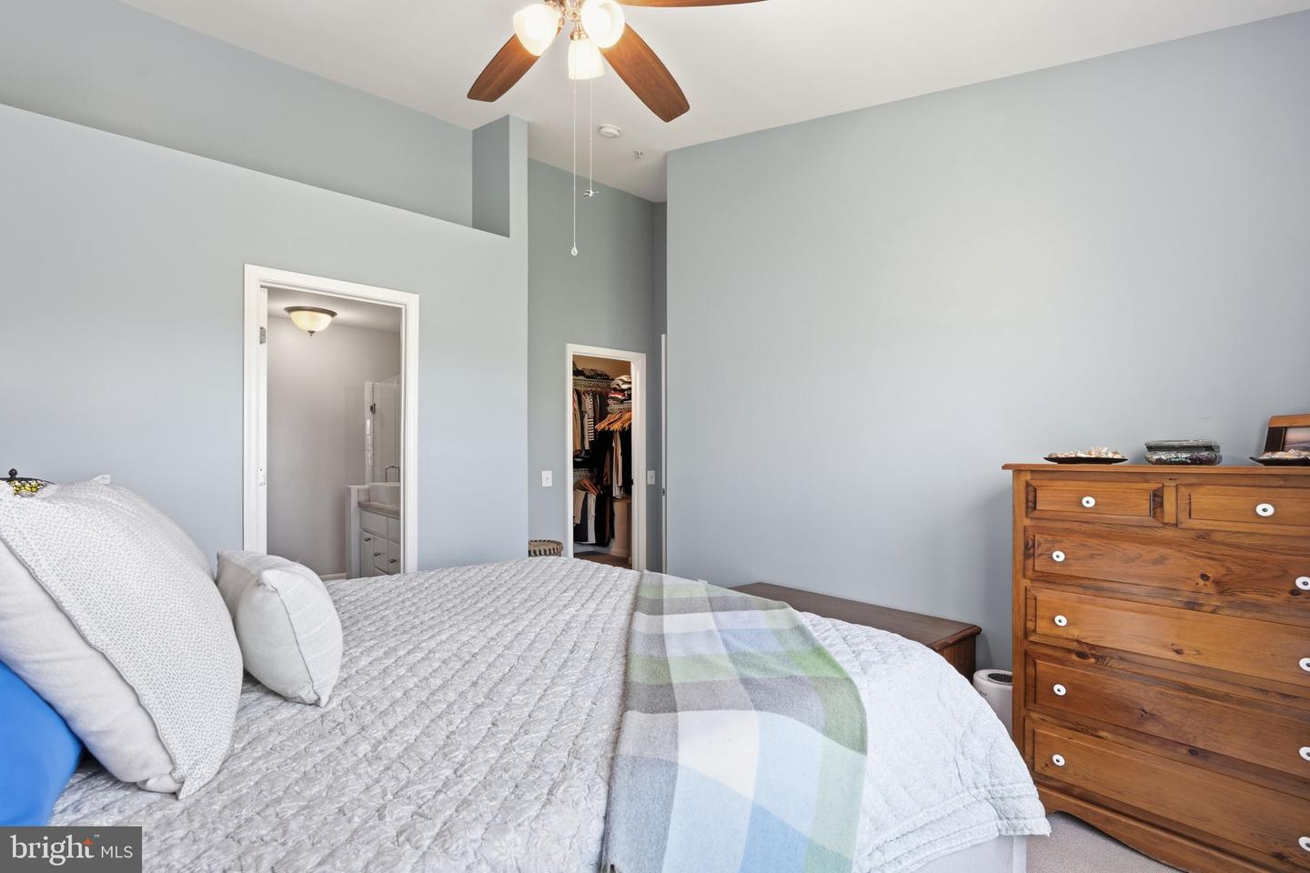 214-d Fallsgrove Blvd #12 Property Photo 19
