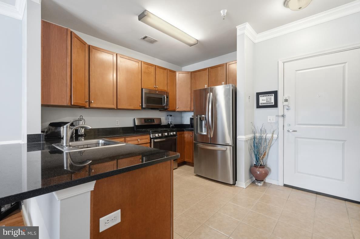 8045 Newell Street #423 Property Photo 15