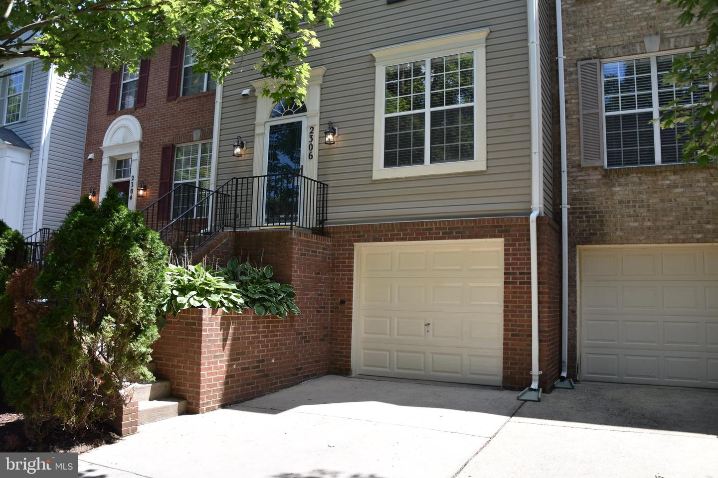 2306 Cold Meadow Way Property Photo 6