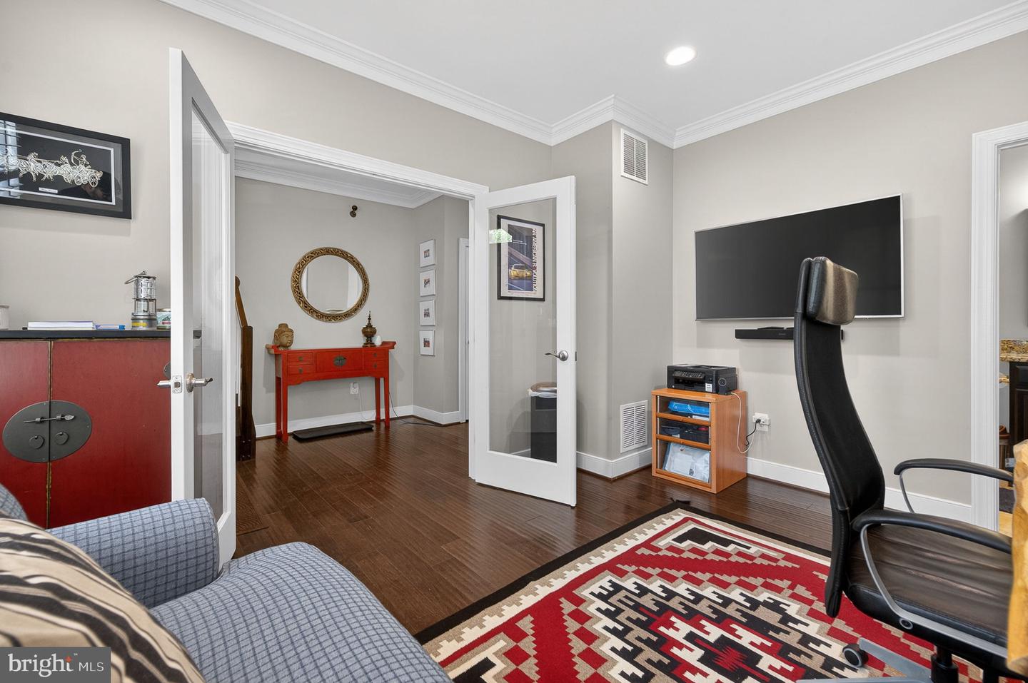 310 Crown Park Ave Property Photo 8