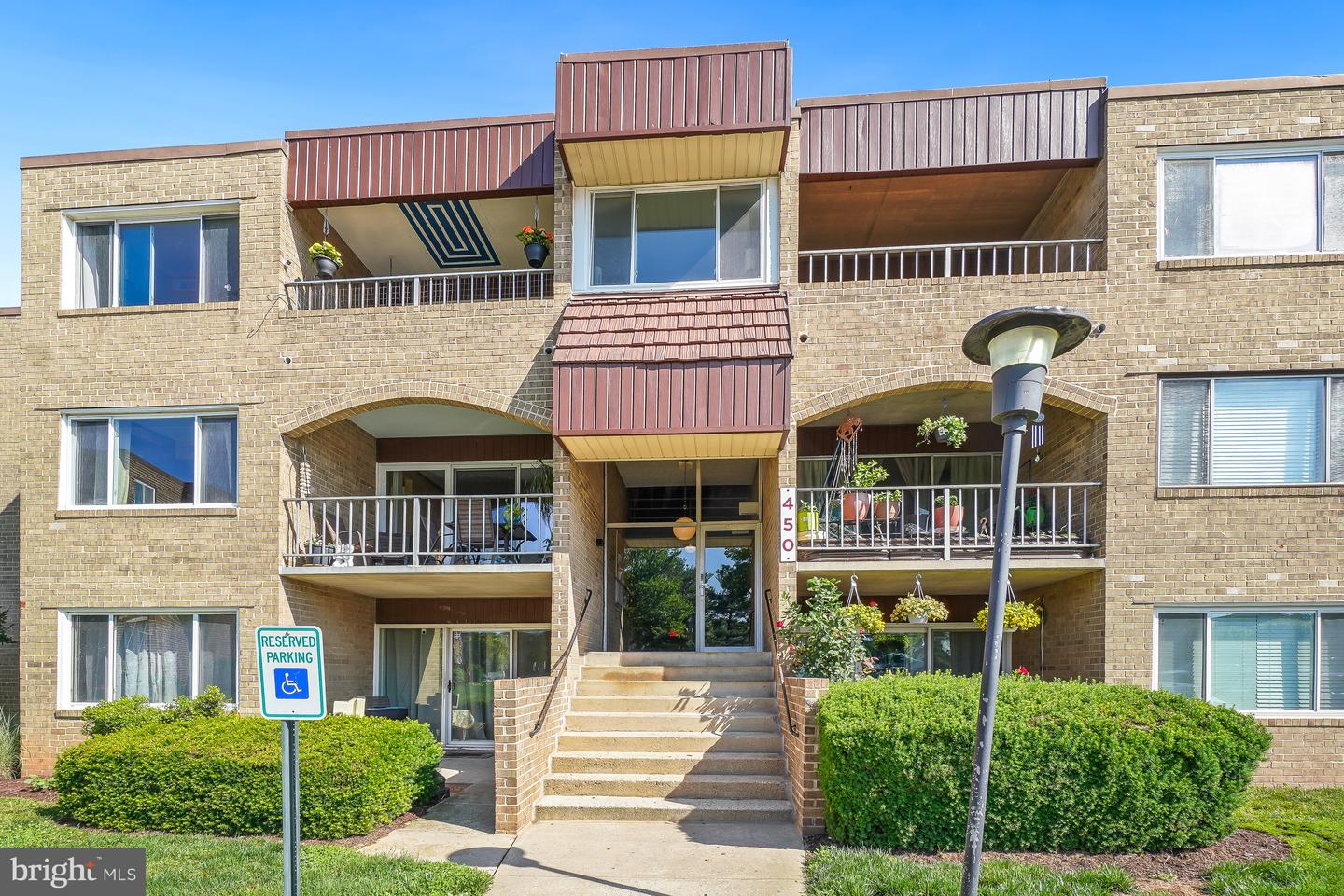 450 GIRARD ST #304