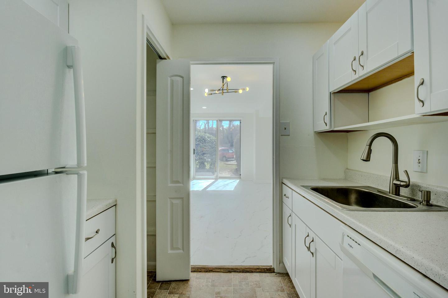 1900 Lyttonsville Rd #110 Property Photo 17