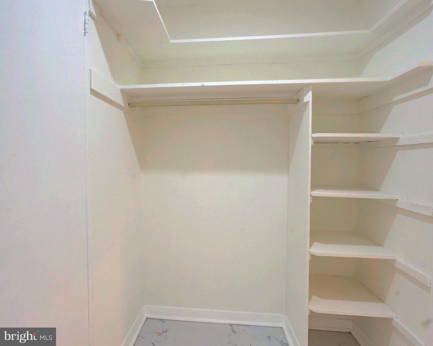 1900 Lyttonsville Rd #110 Property Photo 19