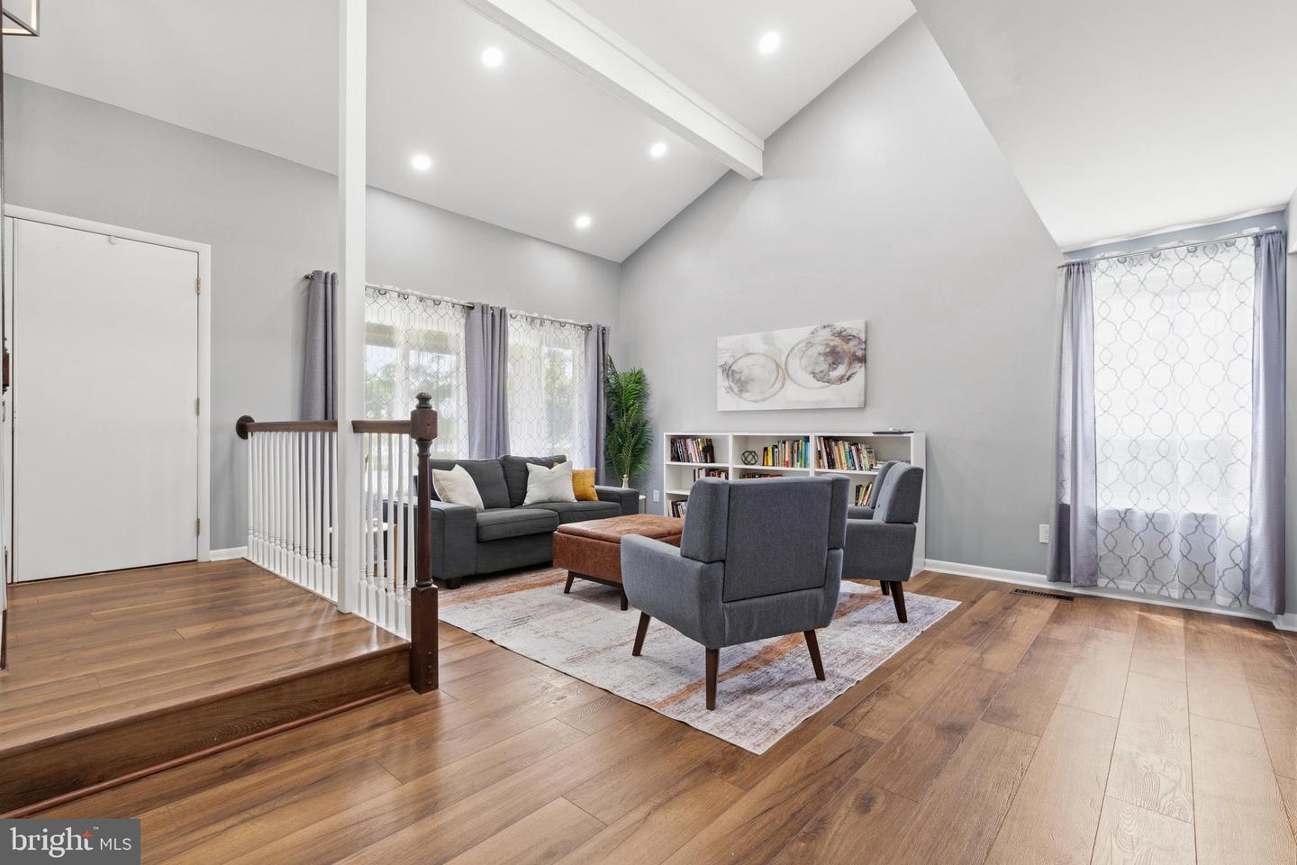 15004 Dufief Property Photo 5