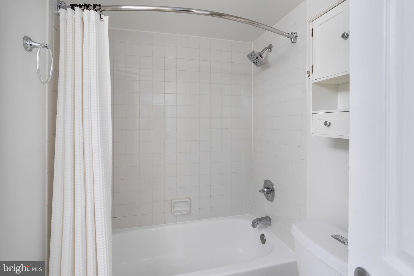 10101 Grosvenor Pl #2008 Property Photo 9