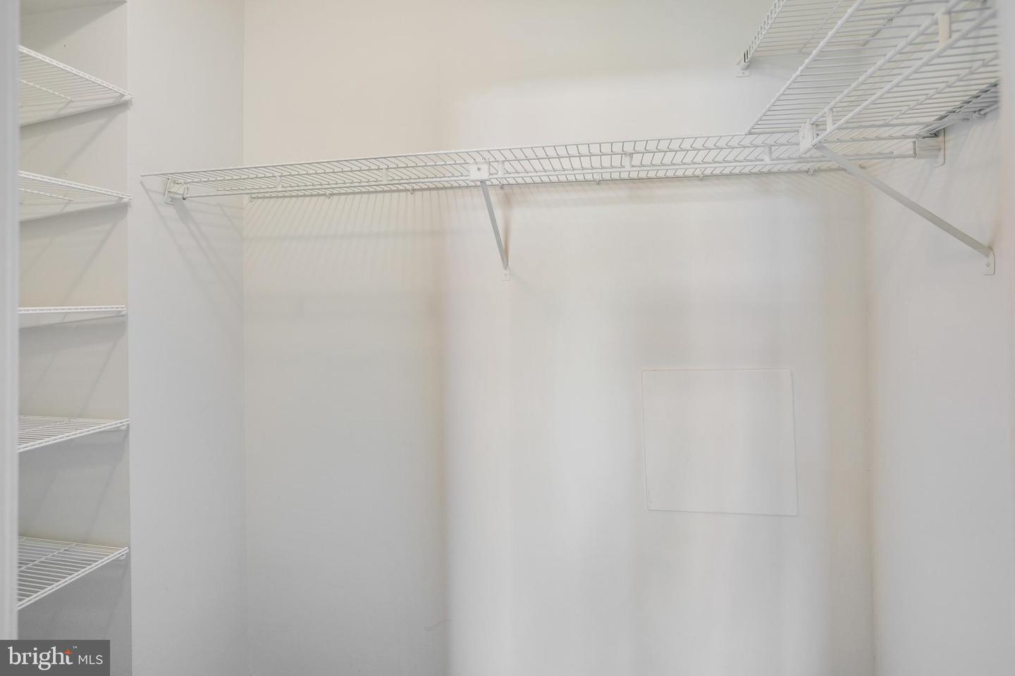 10101 Grosvenor Pl #2008 Property Photo 10