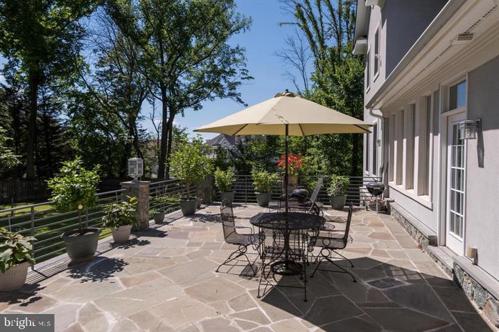 9830 River Rd. Property Photo 5