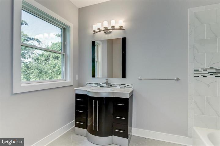 9830 River Rd. Property Photo 21