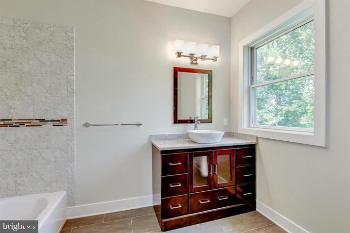 9830 River Rd. Property Photo 31