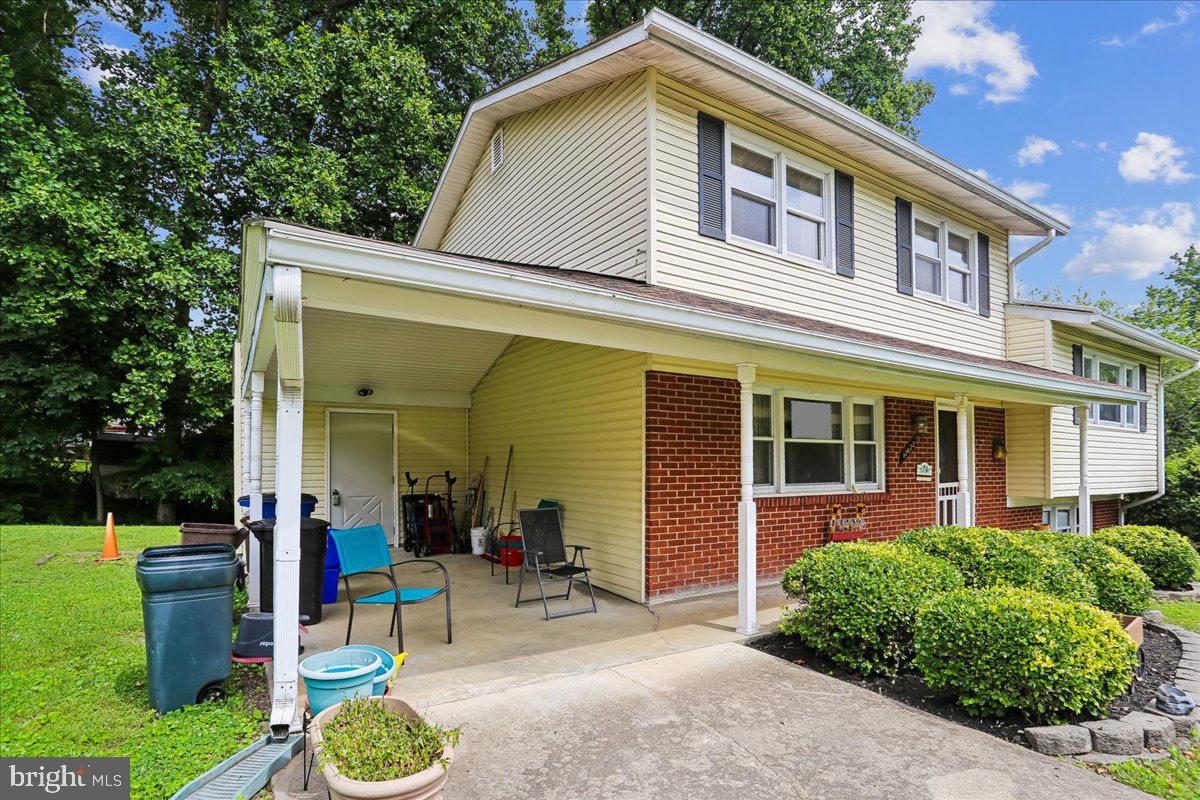 12622 Eastbourne Dr Property Photo 4