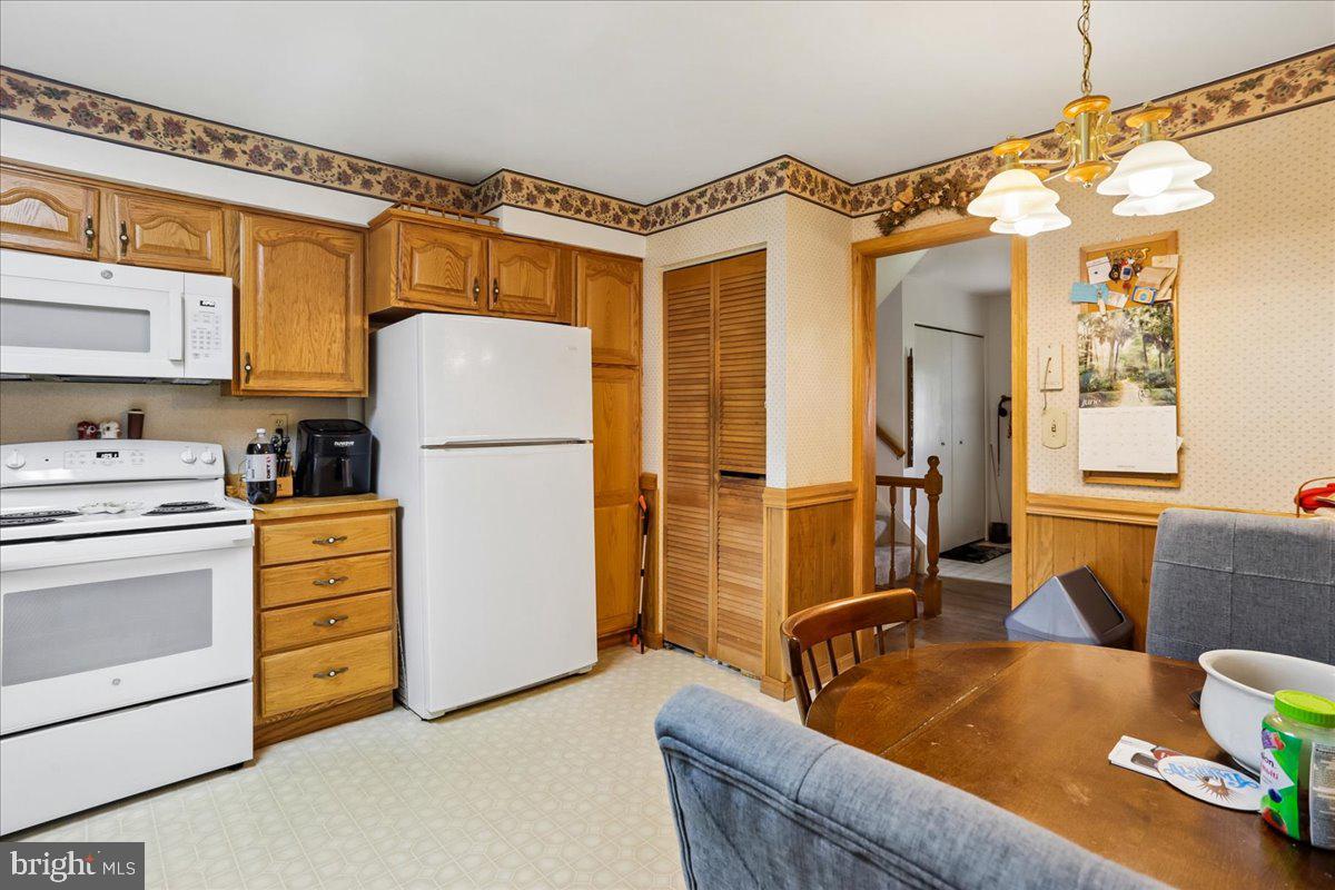 12622 Eastbourne Dr Property Photo 12