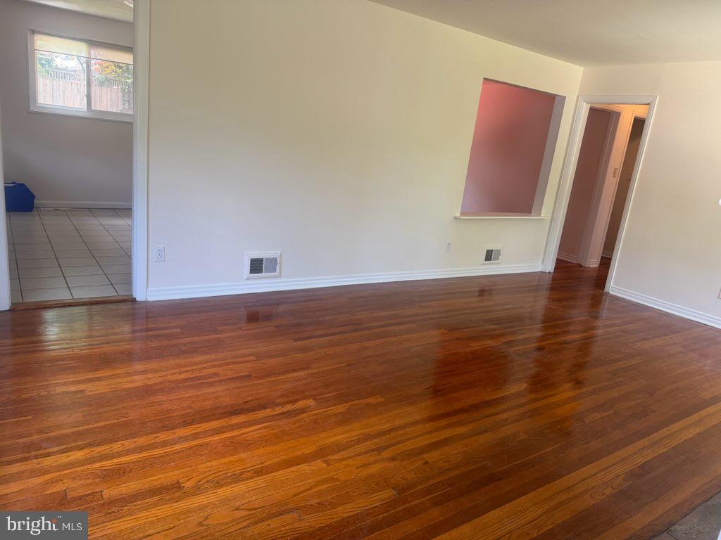 10903 Stillwater Ave Property Photo 3
