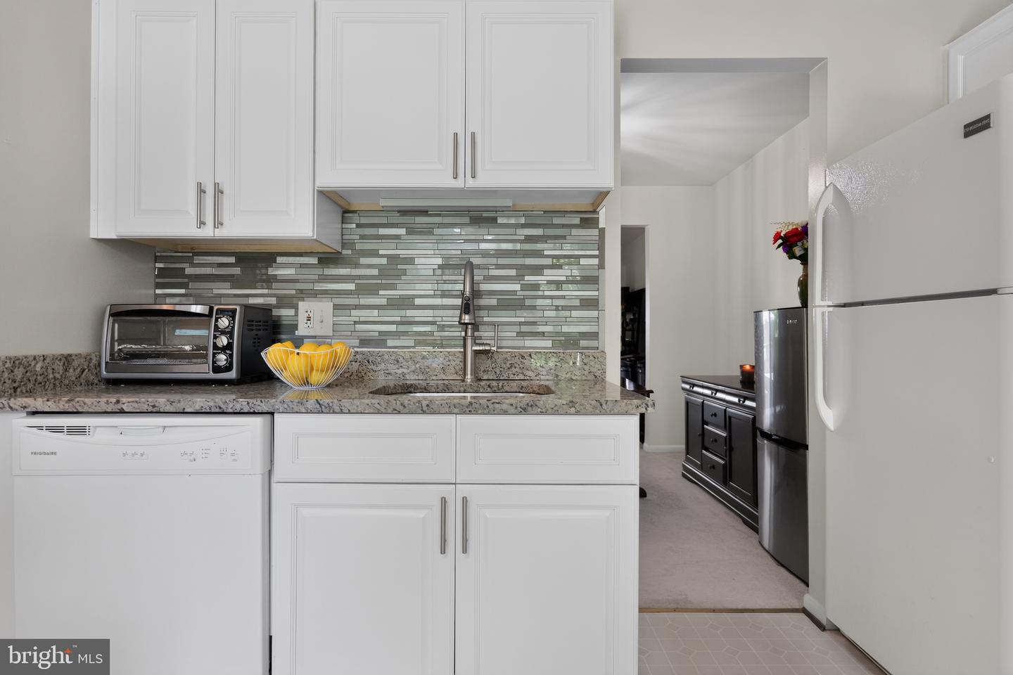 7871 Briardale Ter Property Photo 4