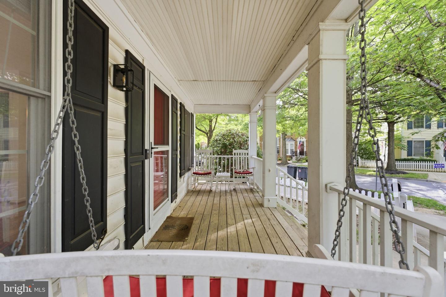1002 Main St Property Photo 5