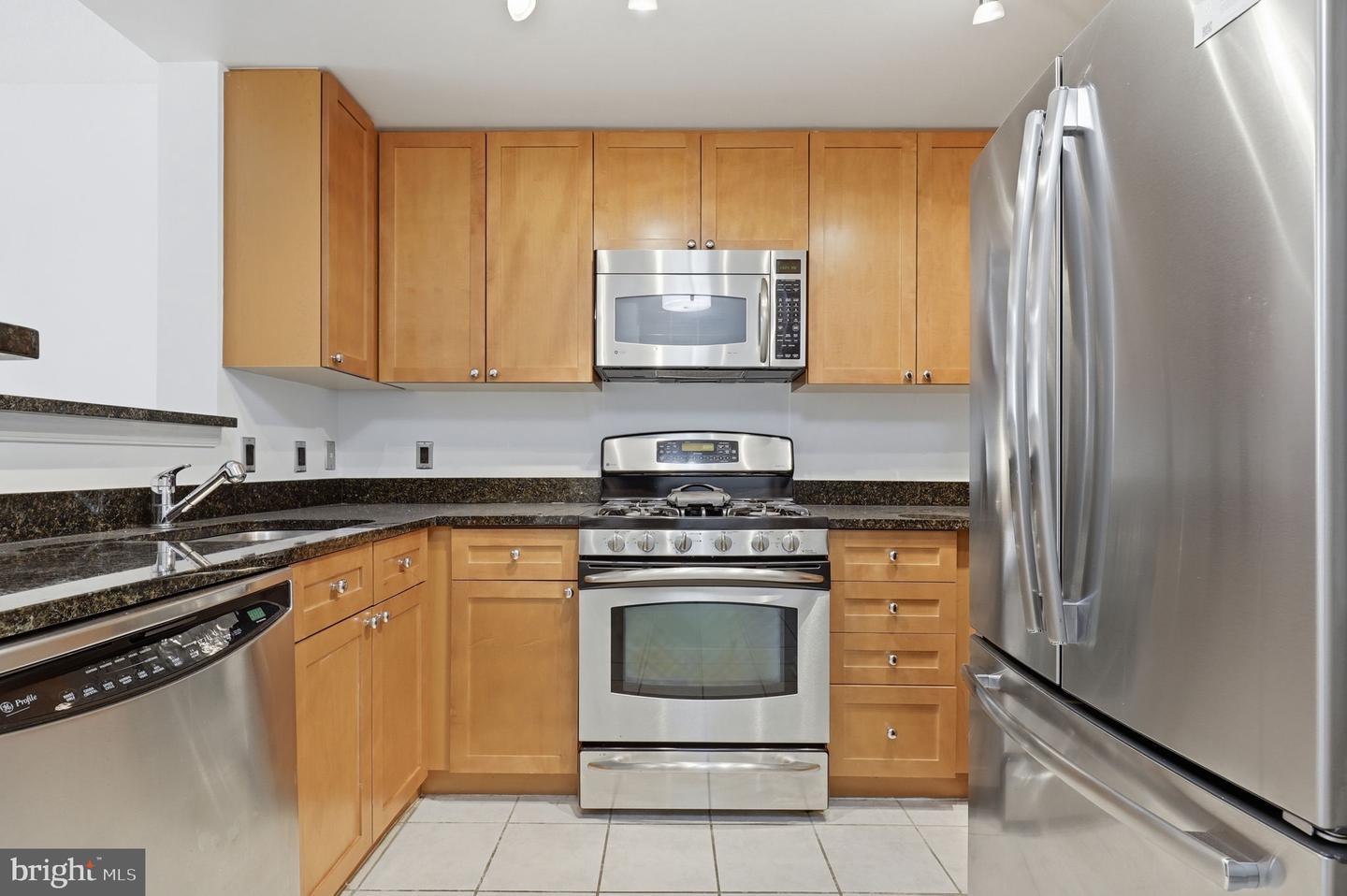 930 Wayne Ave #201 Property Photo 5