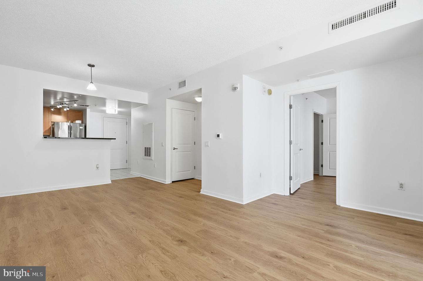 930 Wayne Ave #201 Property Photo 12