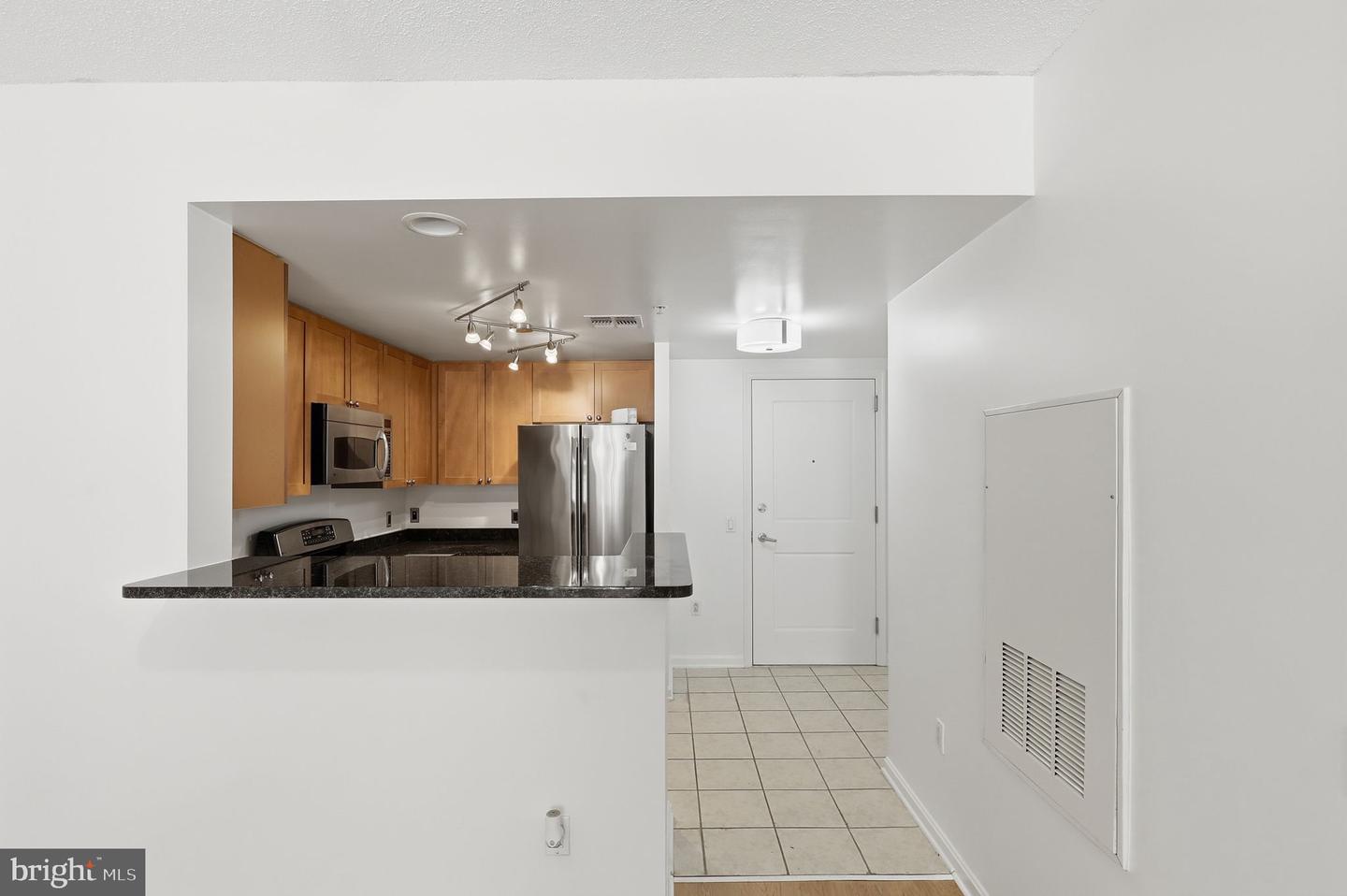 930 Wayne Ave #201 Property Photo 13