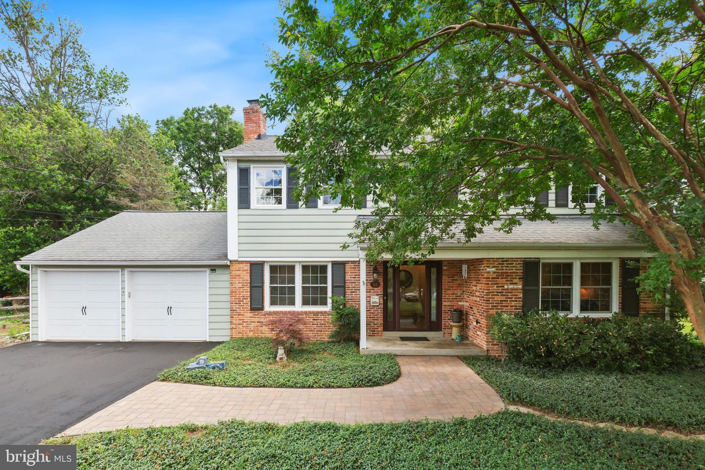 38 Orchard Way N Property Photo 1