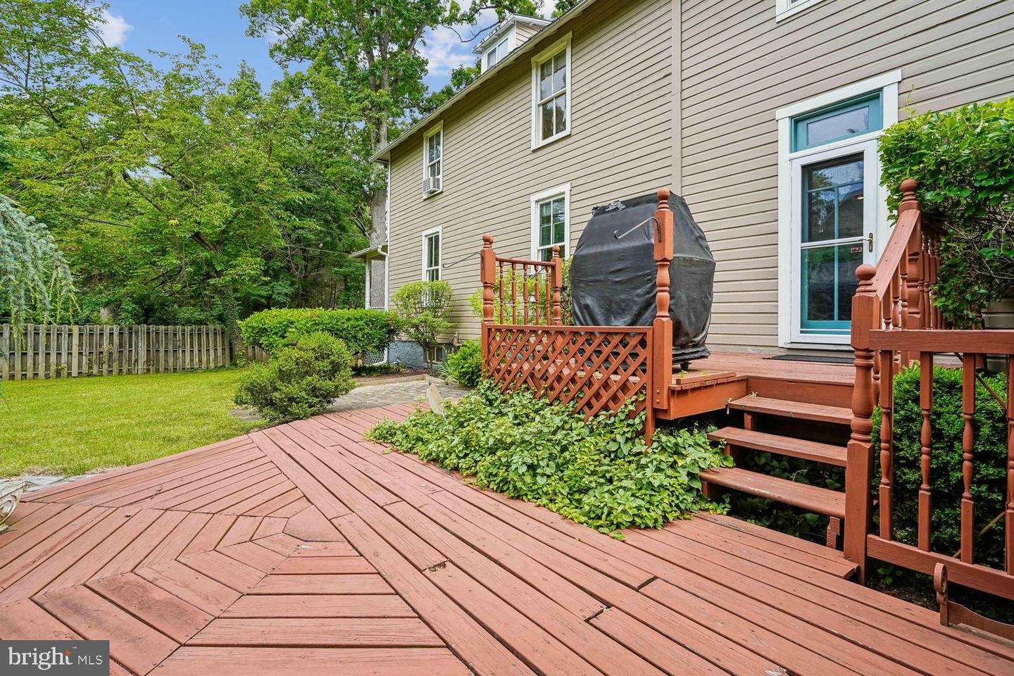 16 Maple Ave Property Photo 5