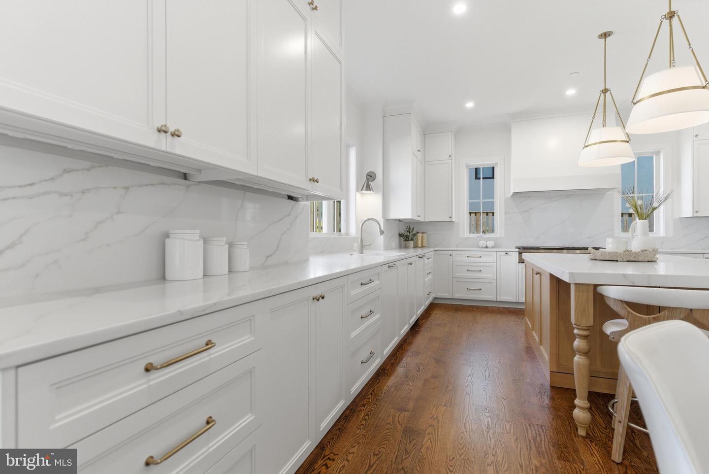 7705 Holiday Ter Property Photo 27