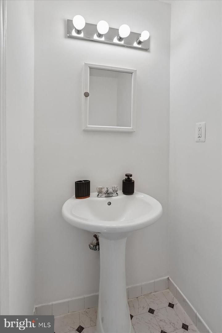12801 Epping Ter Property Photo 5