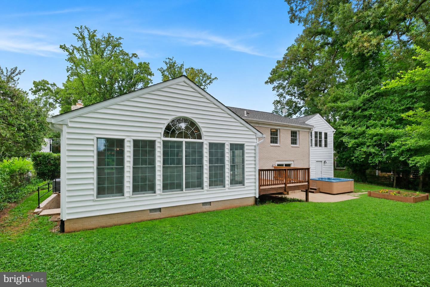 7531 Cayuga Ave Property Photo 2
