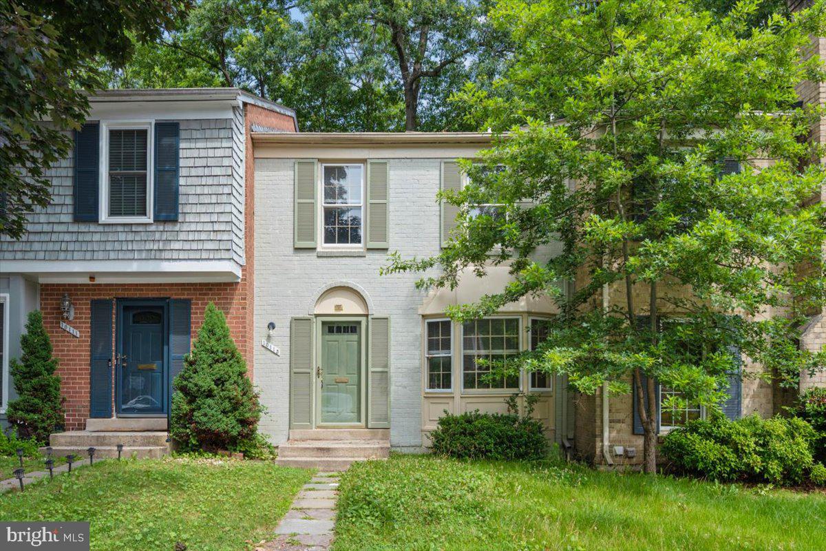 10113 MAPLE LEAF DR Property Photo 1