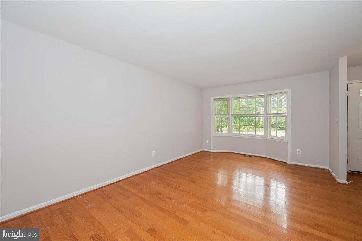 10113 Maple Leaf Dr Property Photo 2