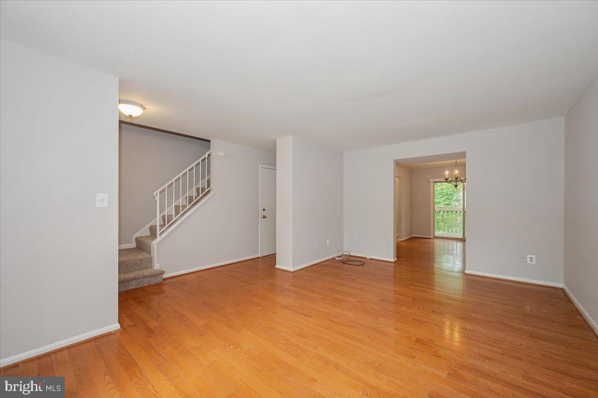 10113 Maple Leaf Dr Property Photo 5