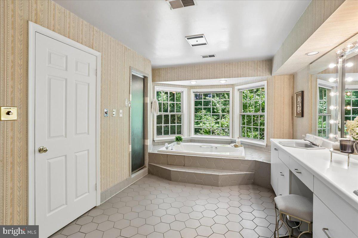 11720 Glen Ct Property Photo 57