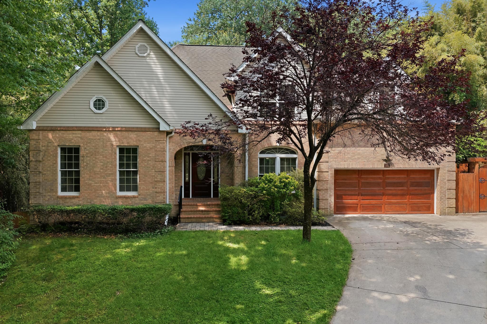 15802 Radwick Ln Property Photo 1