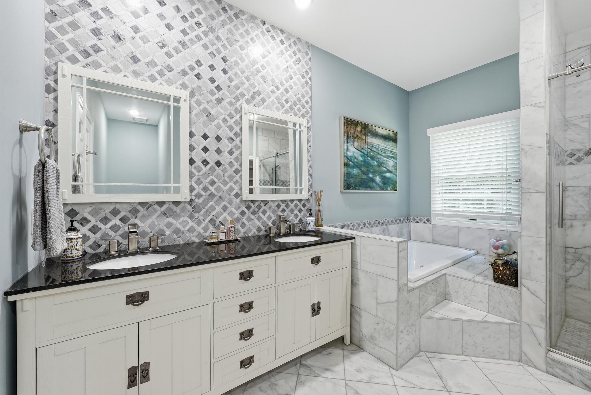 15802 Radwick Ln Property Photo 3