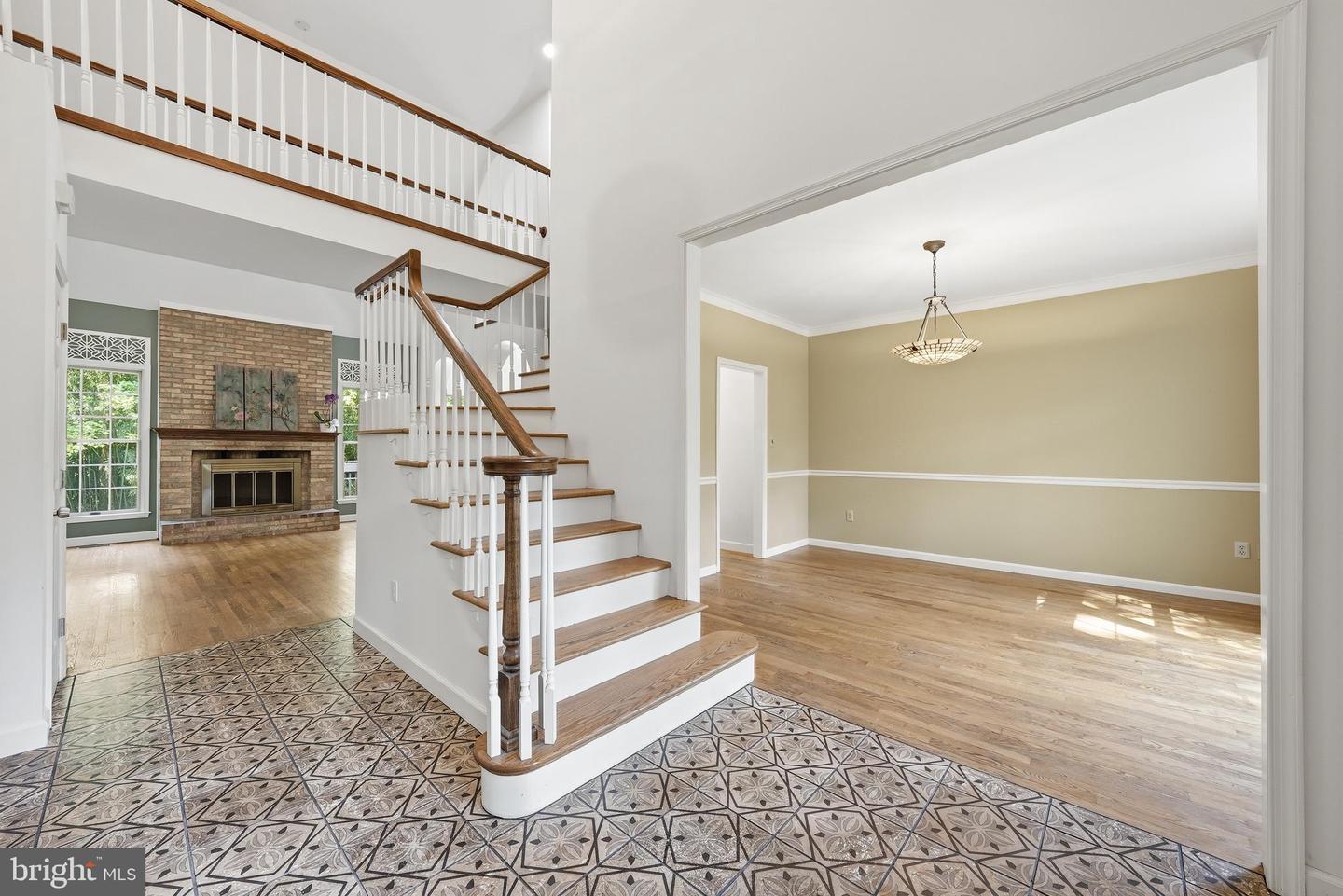 15802 Radwick Ln Property Photo 6