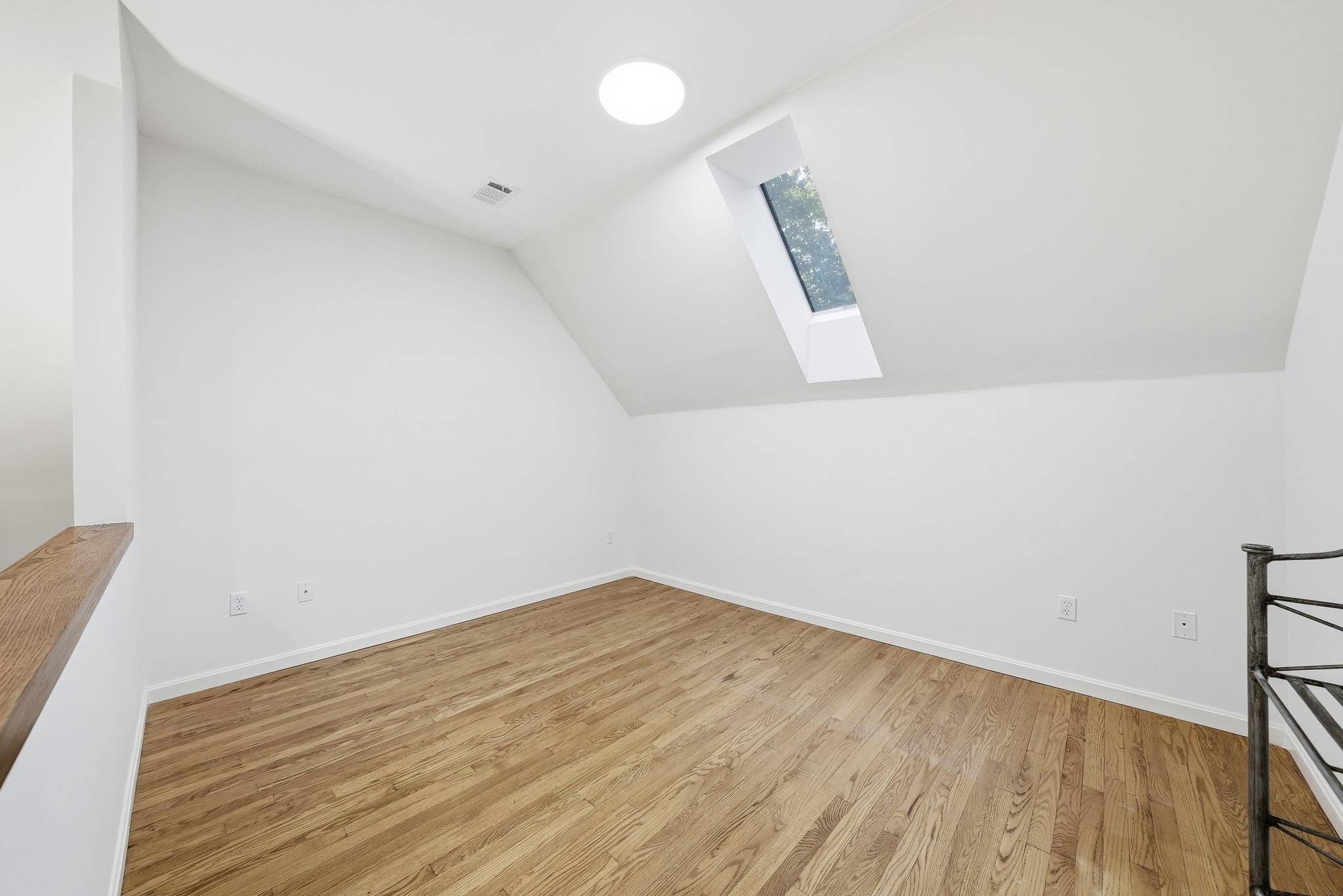 15802 Radwick Ln Property Photo 25