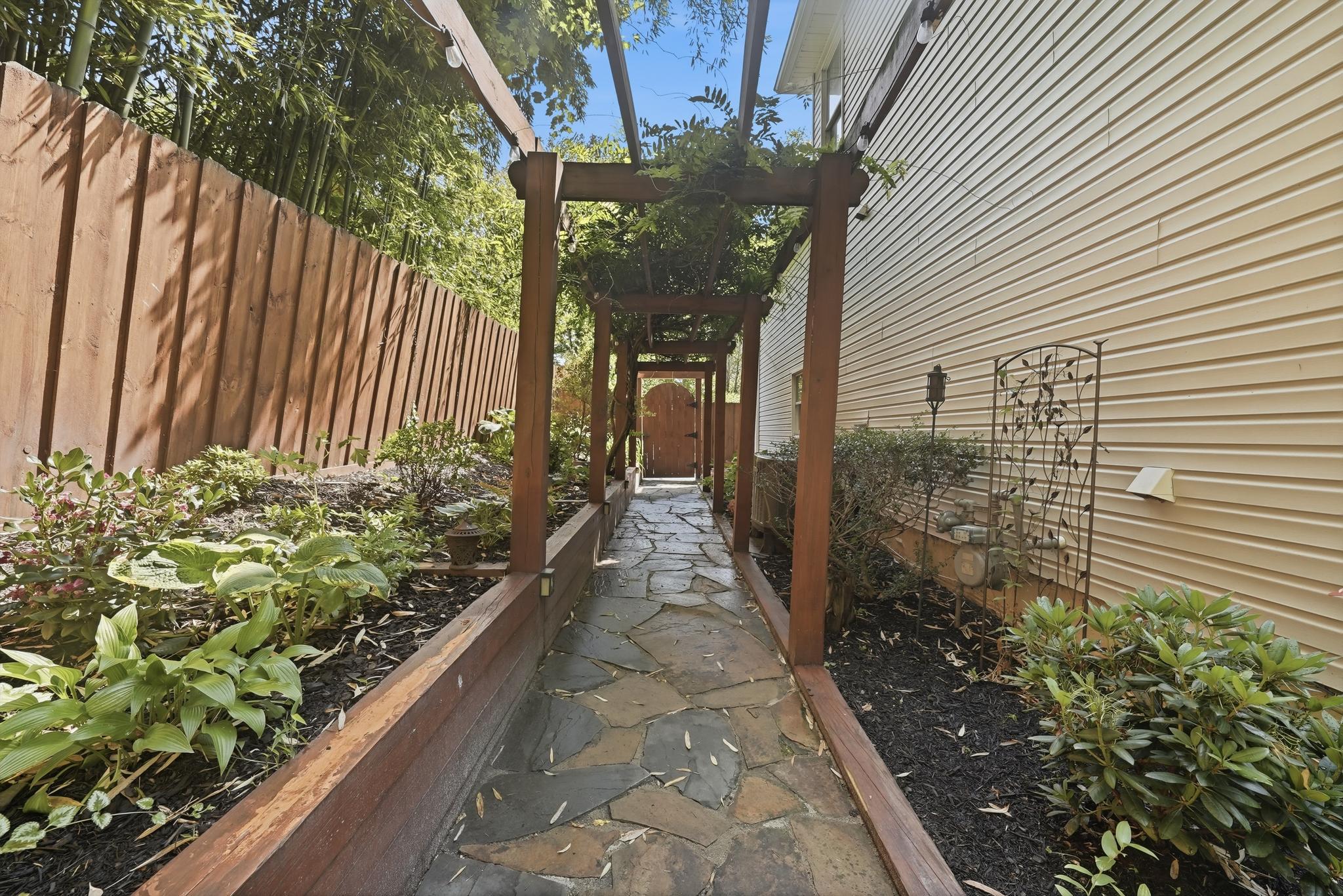 15802 Radwick Ln Property Photo 41