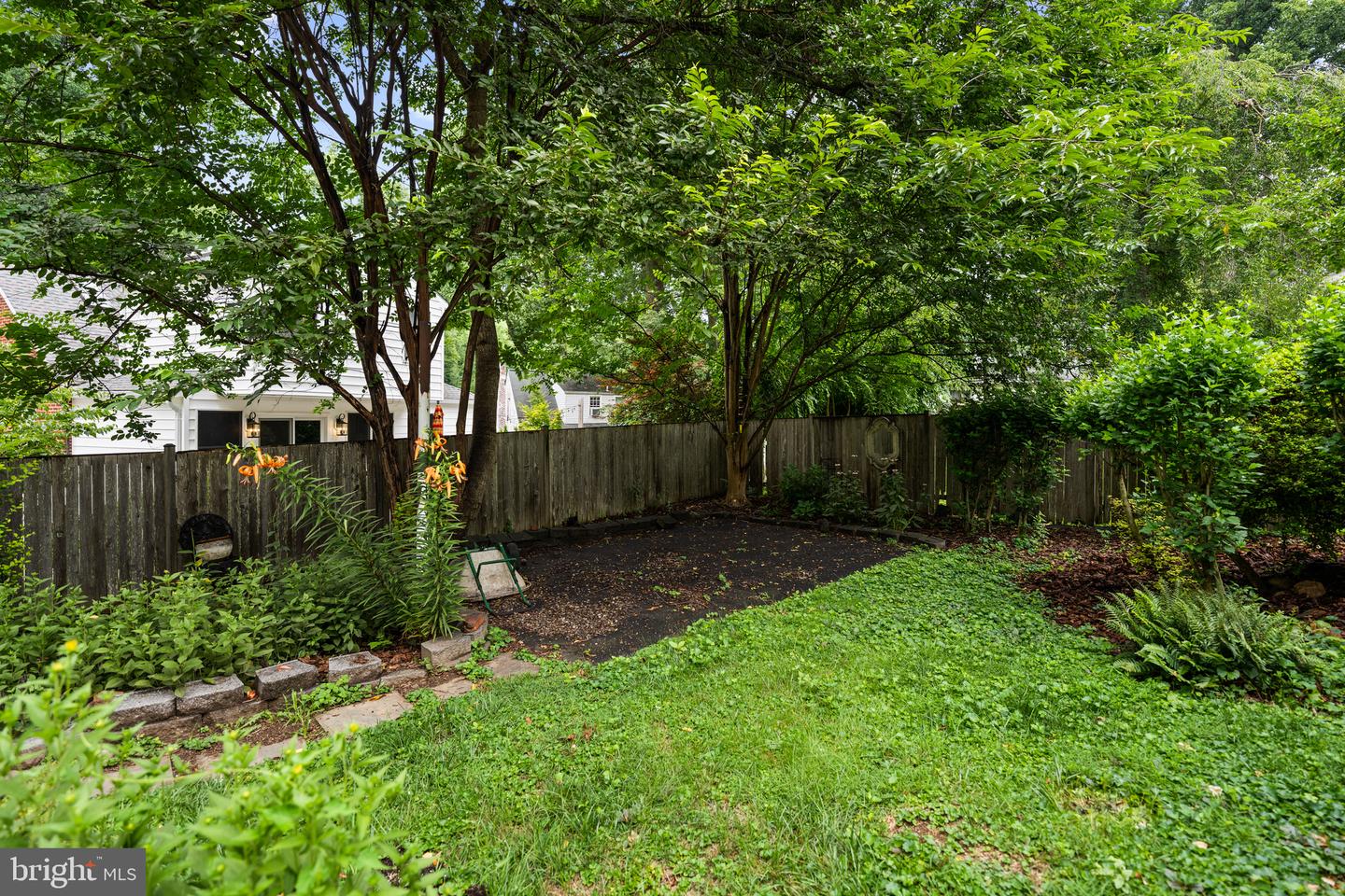 404 Lexington Dr Property Photo 7