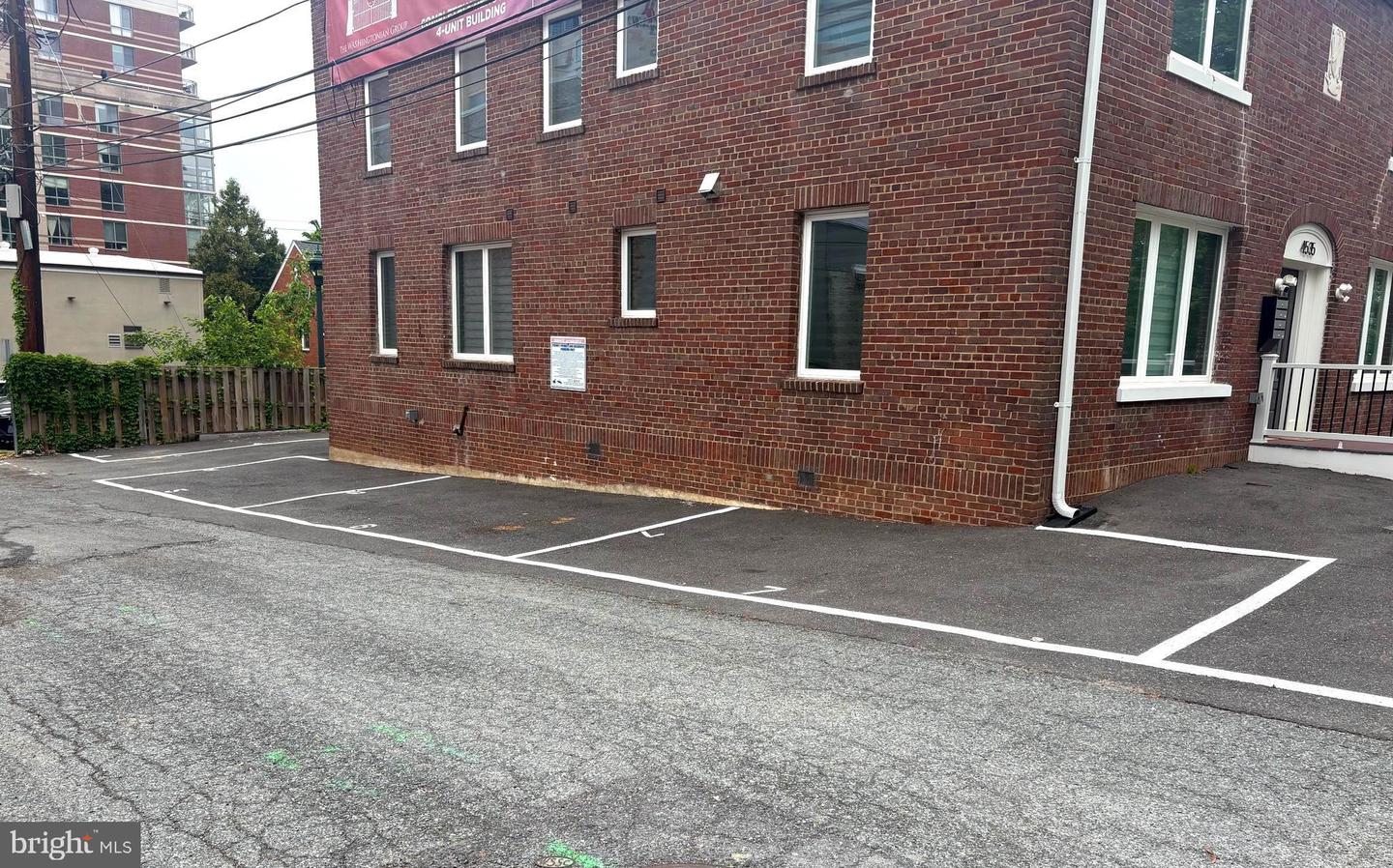 4535 Avondale St Property Photo 24