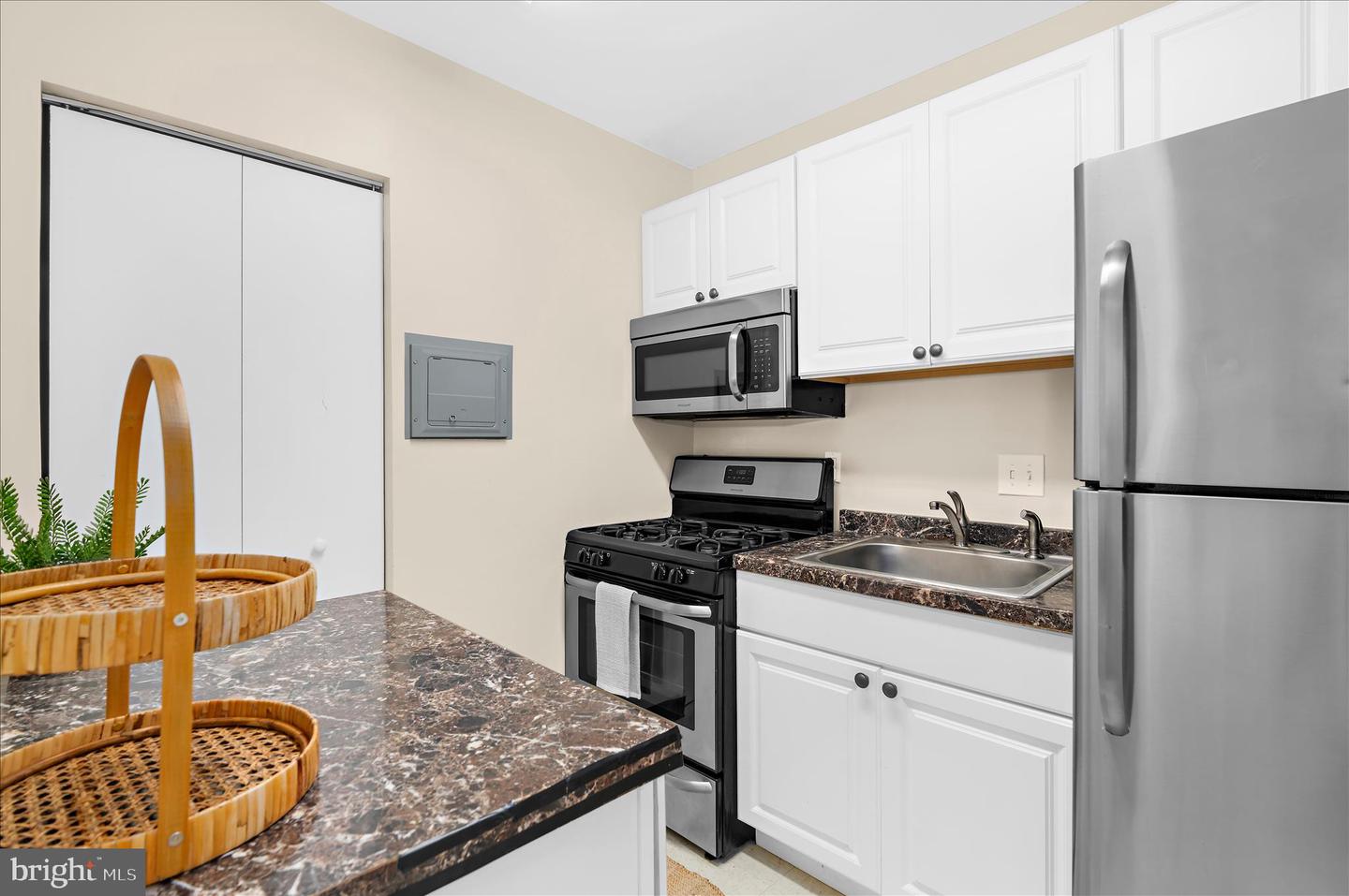 5500 Friendship Blvd #2329n Property Photo 17